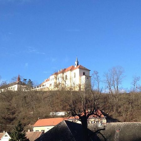 Apt. Overlooking The Castle Nizbor20Km From Prague Екстериор снимка